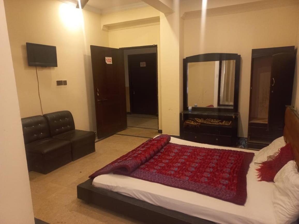 Hotel Tulip Inn Rawalpindi Exteriör bild
